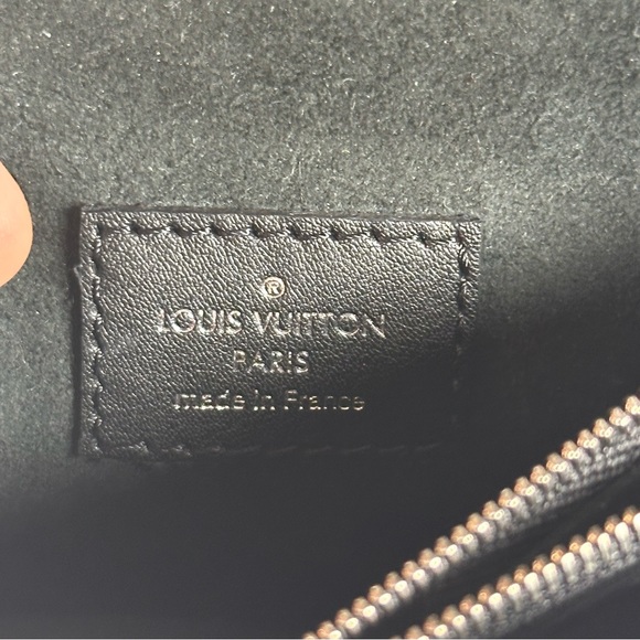 Louis Vuitton Reverse Monogram Kabuki Pochette Black - Picture 15 of 16